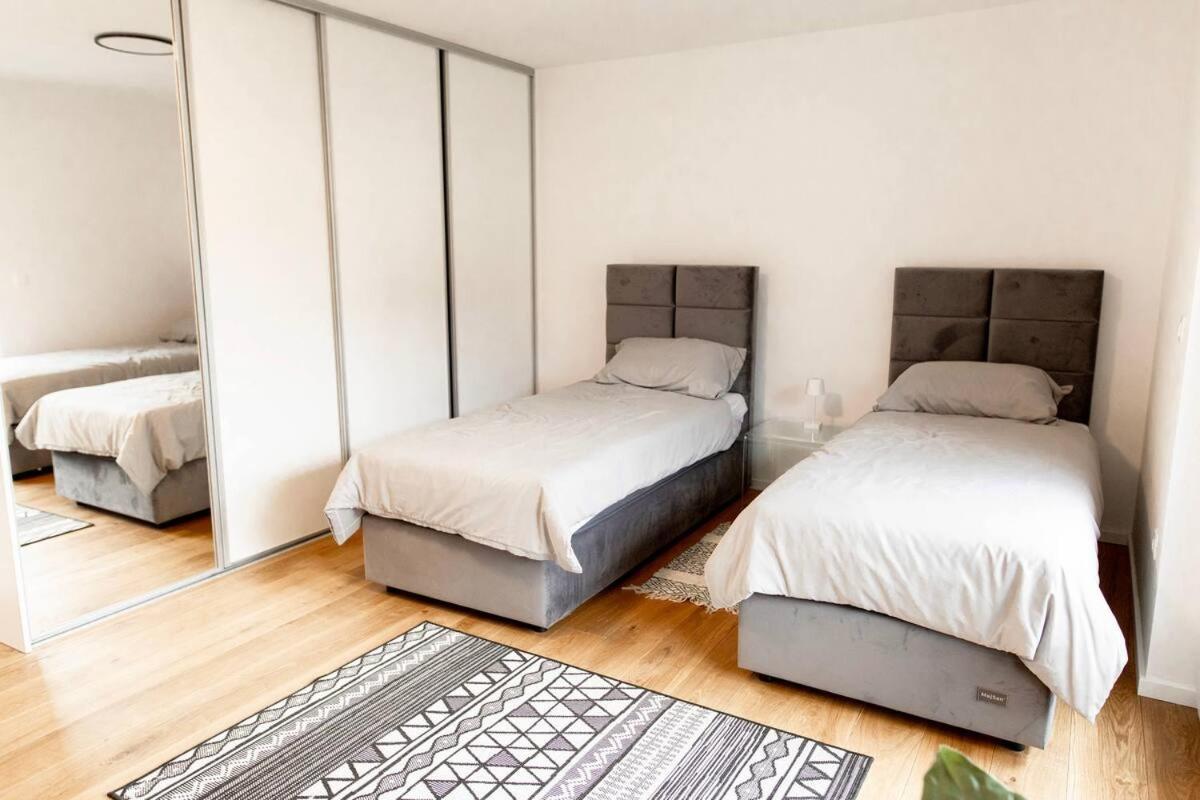 Aura Apartments Zirovnica Εξωτερικό φωτογραφία