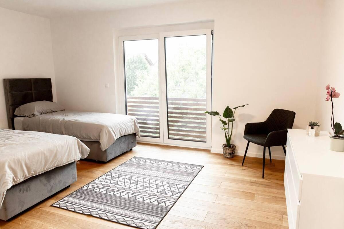Aura Apartments Zirovnica Εξωτερικό φωτογραφία