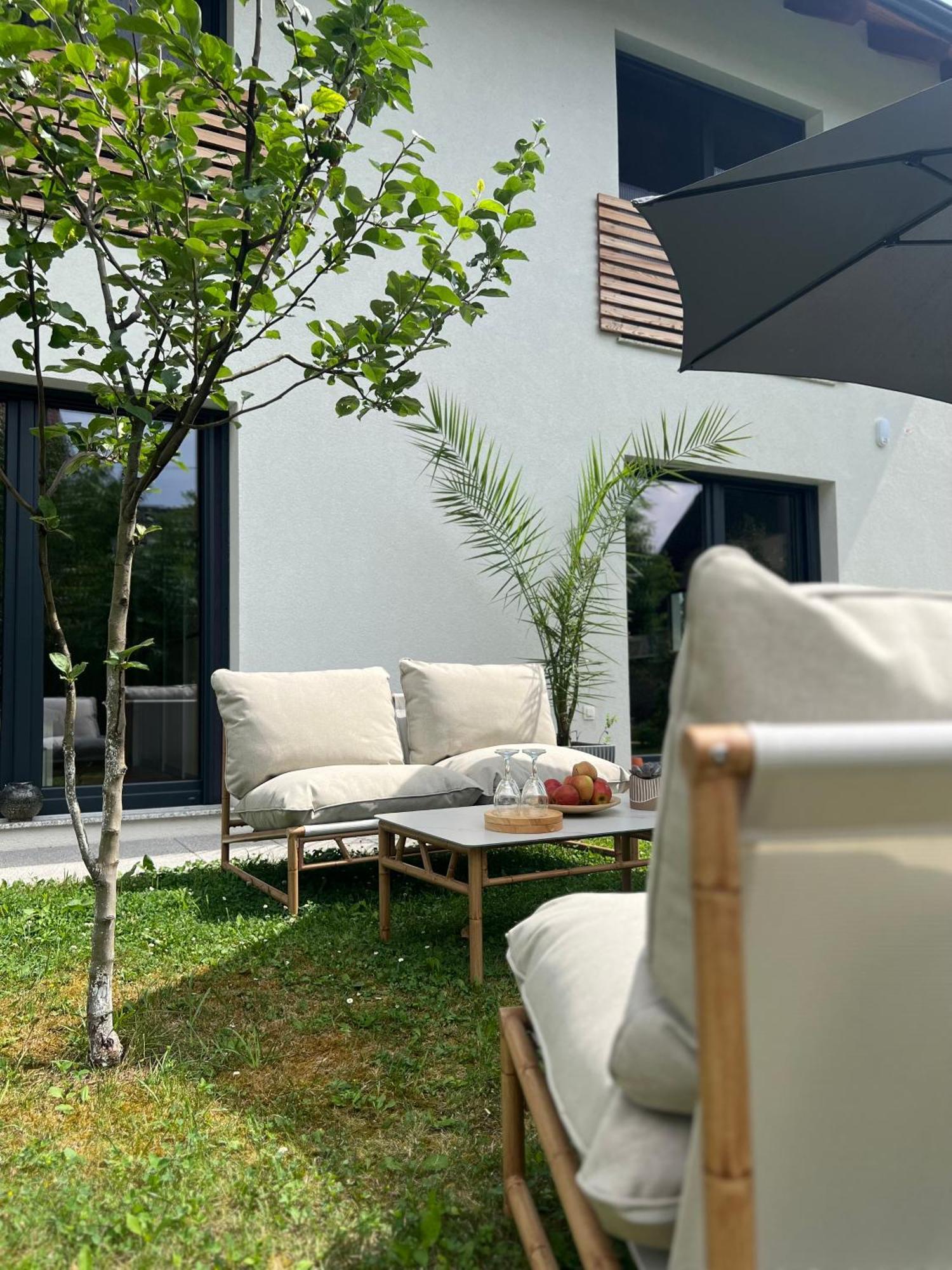 Aura Apartments Zirovnica Εξωτερικό φωτογραφία