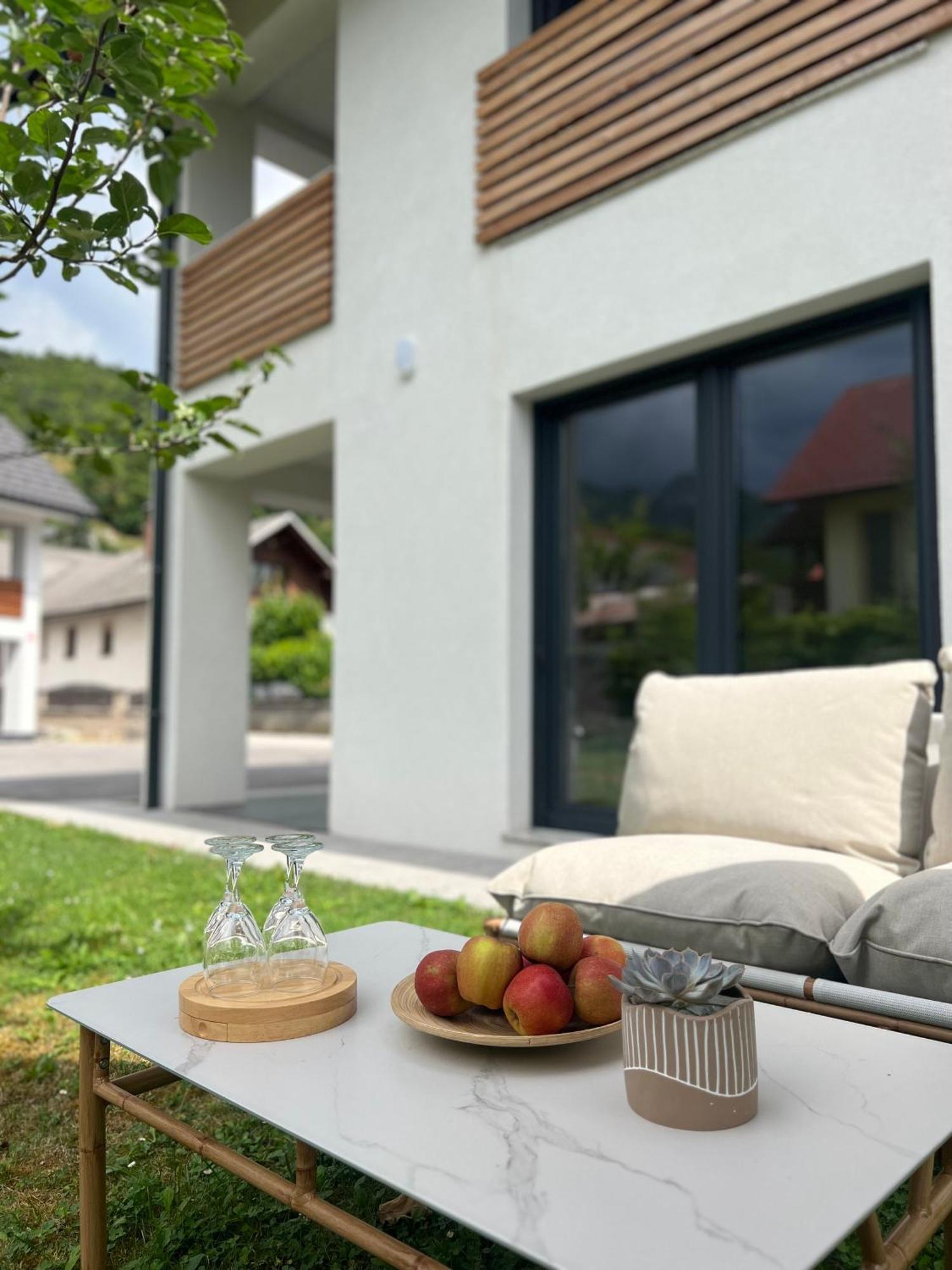 Aura Apartments Zirovnica Εξωτερικό φωτογραφία