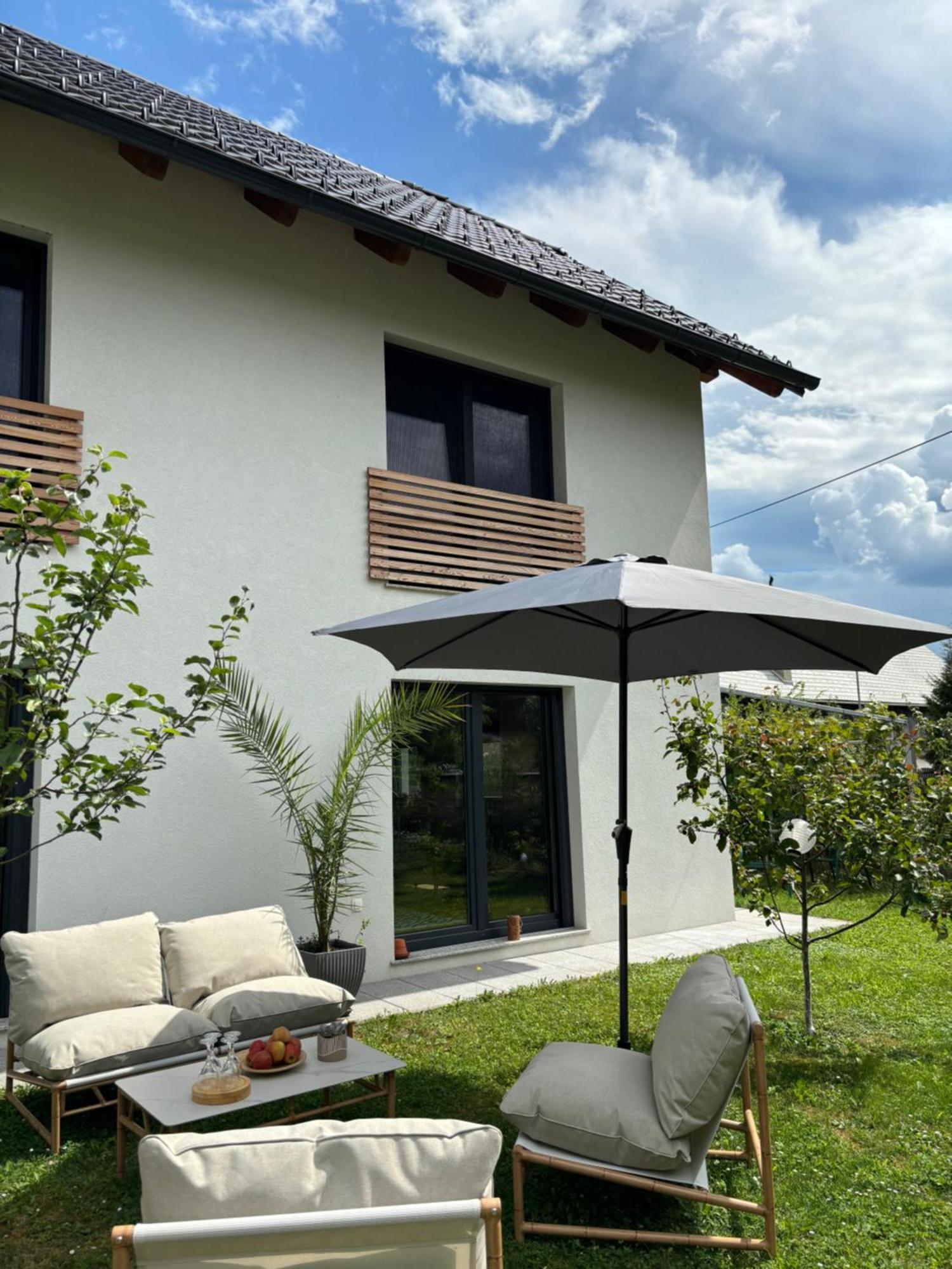 Aura Apartments Zirovnica Εξωτερικό φωτογραφία