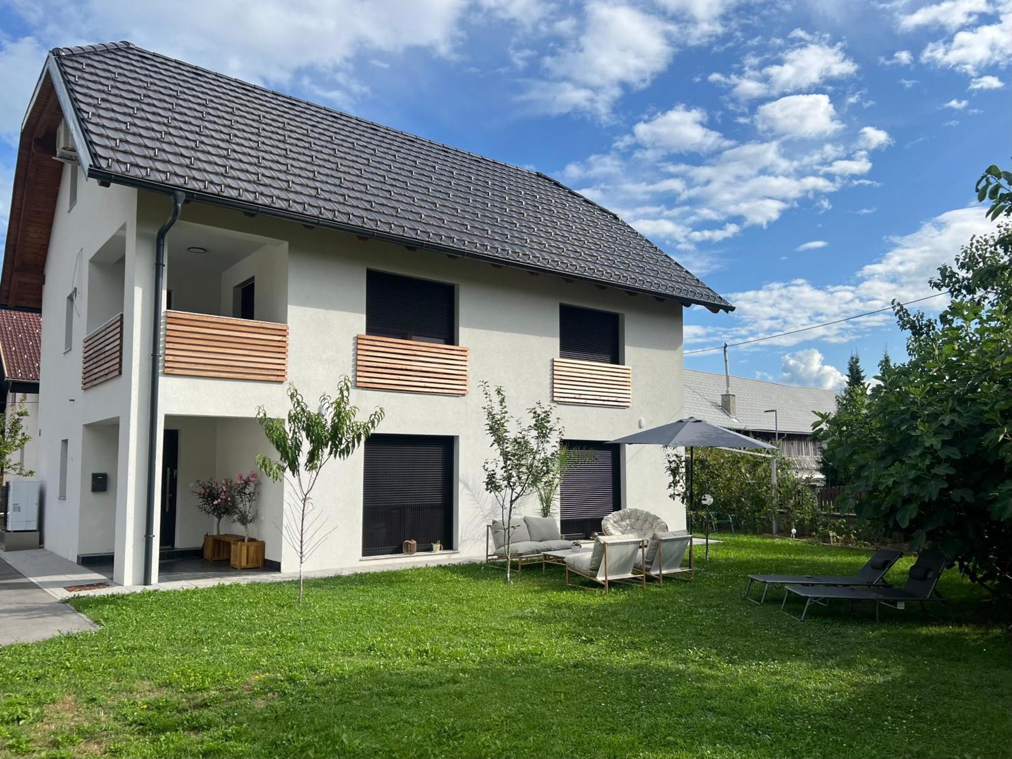 Aura Apartments Zirovnica Εξωτερικό φωτογραφία