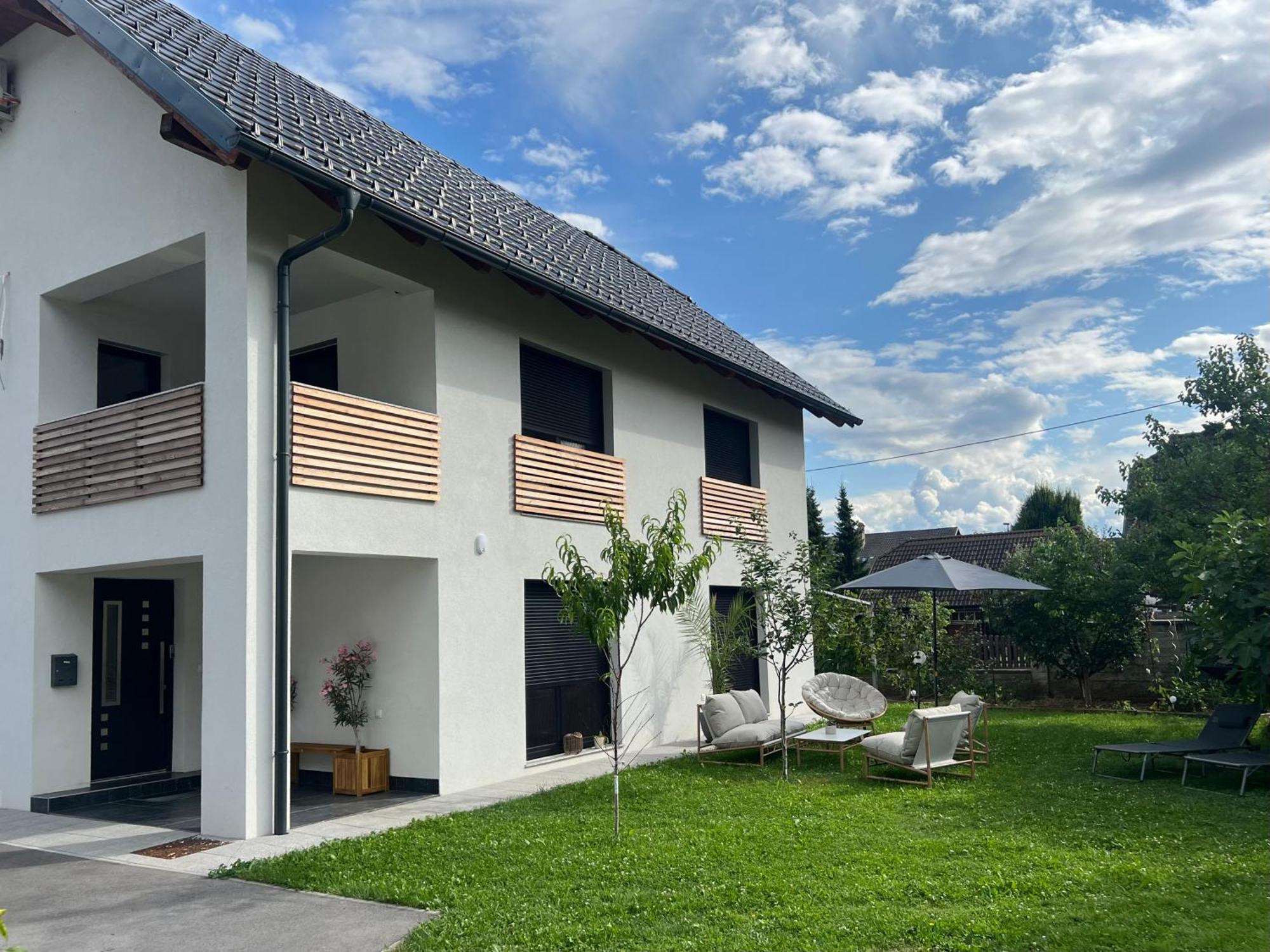 Aura Apartments Zirovnica Εξωτερικό φωτογραφία