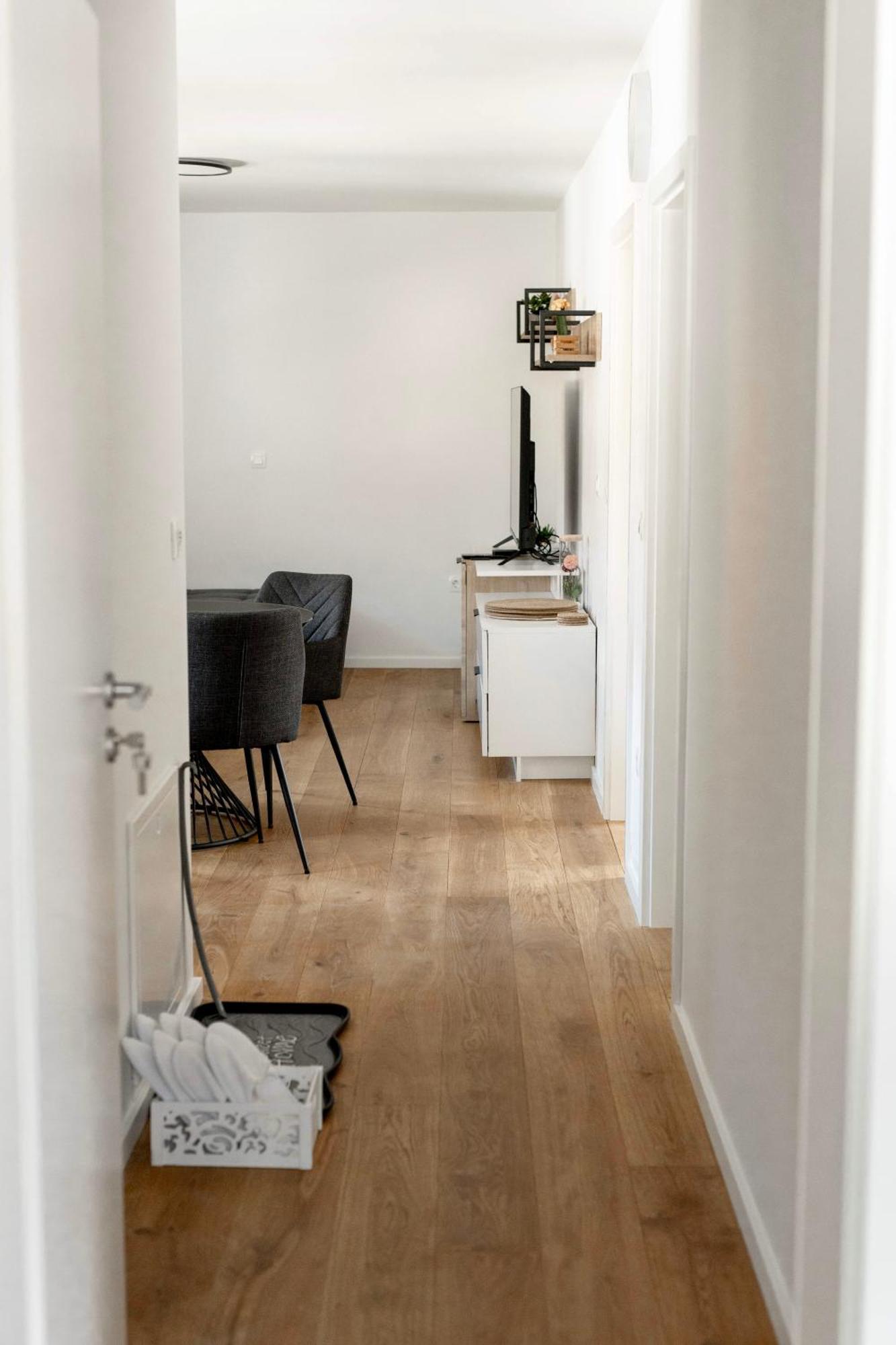Aura Apartments Zirovnica Εξωτερικό φωτογραφία