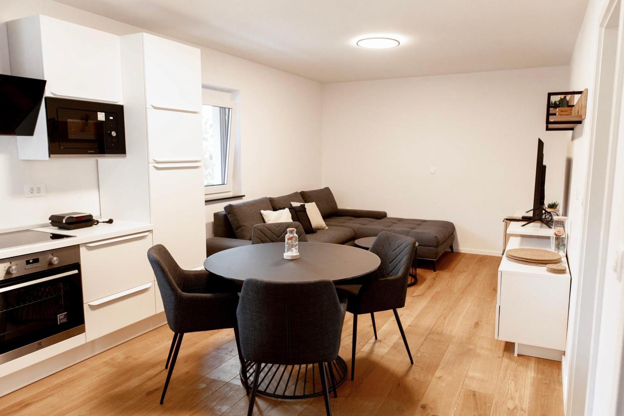 Aura Apartments Zirovnica Εξωτερικό φωτογραφία